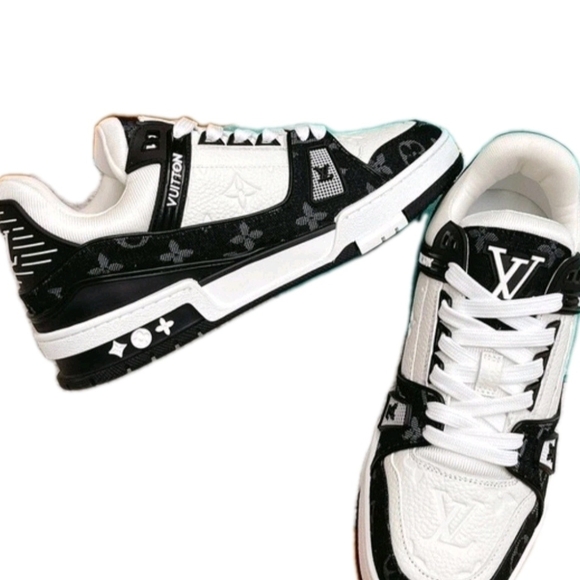 Louis Vuitton Black and White Sneakers - Picture 5 of 8